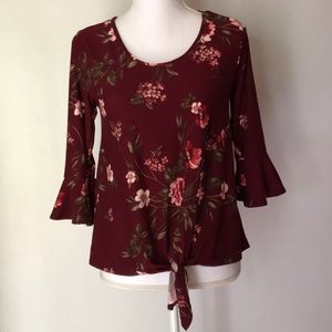 Floral blouse with tie in the front